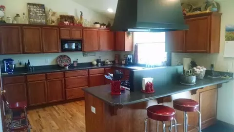100 Daryl Dr, Eagle Point, OR 97524 photo 4