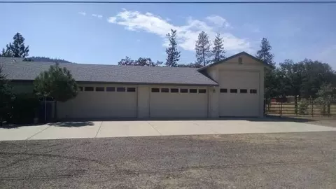 100 Daryl Dr, Eagle Point, OR 97524 photo 3