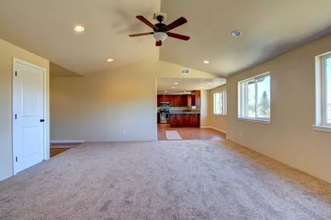 379 N Deanjou Ave, Eagle Point, OR 97524 photo 8