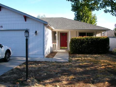 665 Andrea Way, Eagle Point, OR 97524 photo 1