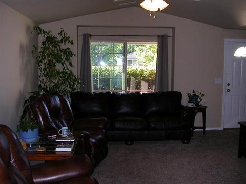 665 Andrea Way, Eagle Point, OR 97524 photo 3