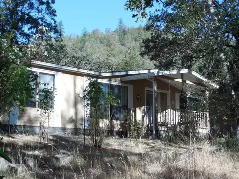 960 Messinger Rd, Grants Pass, OR 97527 photo 1
