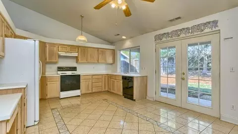 630 Clear View Way, Eagle Point, OR 97524 photo 10