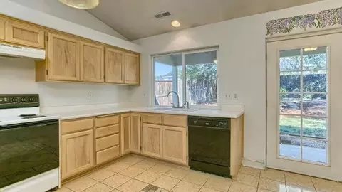 630 Clear View Way, Eagle Point, OR 97524 photo 13