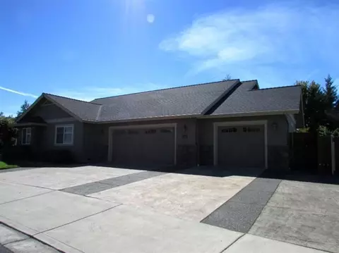 1096 Pumpkin Rdg, Eagle Point, OR 97524 photo 4