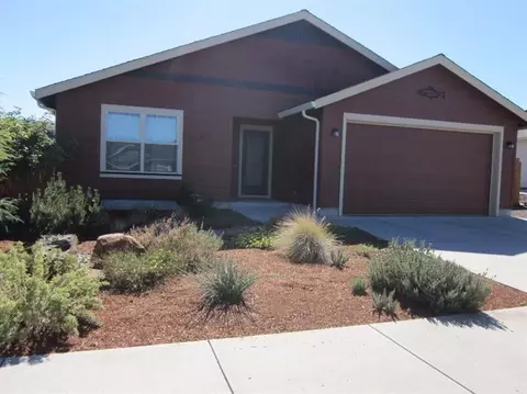 953 Stonewater Dr, Eagle Point, OR 97524 photo 2
