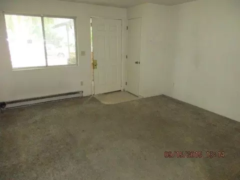 575 Van Wey Cir, Eagle Point, OR 97524 photo 3