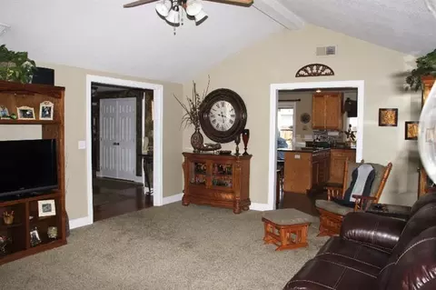 2585 Devonshire Pl, Central Point, OR 97502 photo 4
