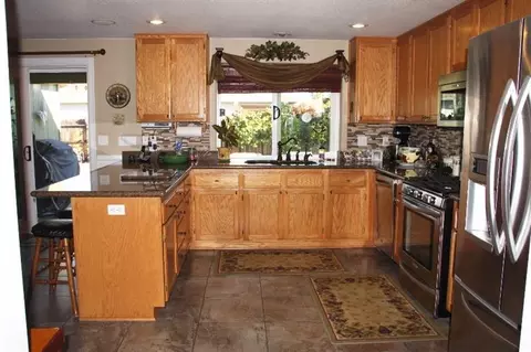 2585 Devonshire Pl, Central Point, OR 97502 photo 9
