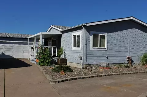241 N De Anjou Ave, Eagle Point, OR 97524 photo 1