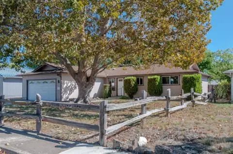 11 Comice Dr, Eagle Point, OR 97524 photo 1