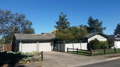1111 Temple Dr, Central Point, OR 97502 photo 1