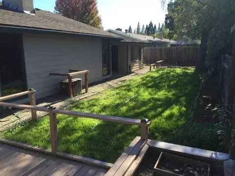 1111 Temple Dr, Central Point, OR 97502 photo 2