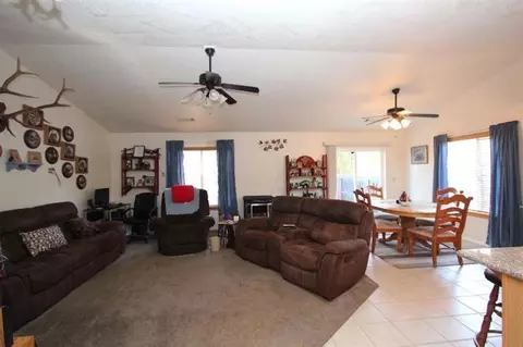501 E River Rd, Cave Junction, OR 97523 photo 6