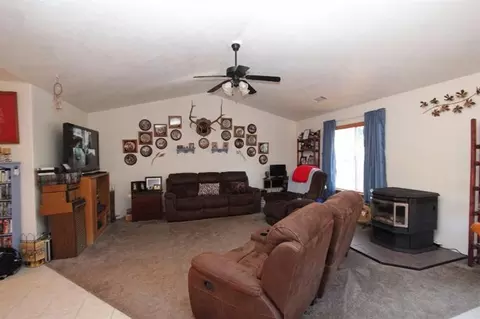 501 E River Rd, Cave Junction, OR 97523 photo 9