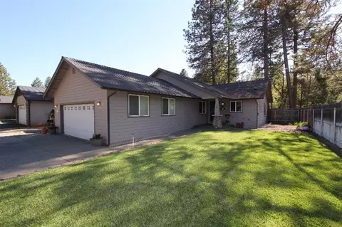 501 E River Rd, Cave Junction, OR 97523 photo 2