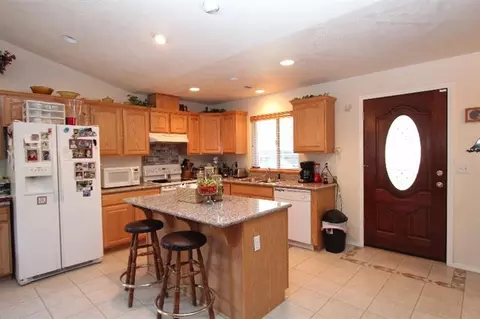 501 E River Rd, Cave Junction, OR 97523 photo 14