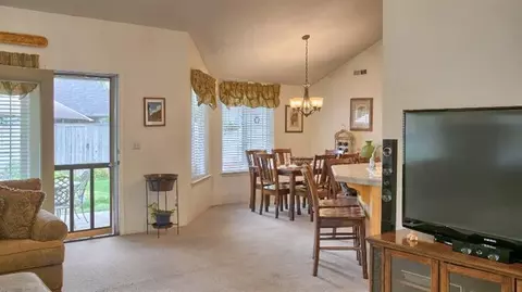 63 Freshwater Dr, Phoenix, OR 97535 photo 7
