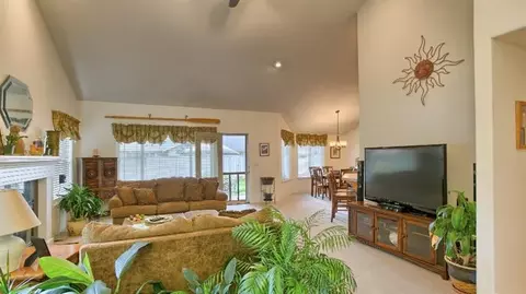 63 Freshwater Dr, Phoenix, OR 97535 photo 6