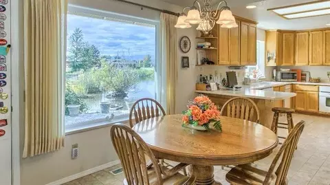 1230 Devonshire Way, Grants Pass, OR 97527 photo 7