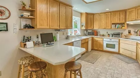 1230 Devonshire Way, Grants Pass, OR 97527 photo 8