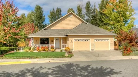 1230 Devonshire Way, Grants Pass, OR 97527 photo 2