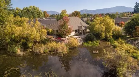 1230 Devonshire Way, Grants Pass, OR 97527 photo 1