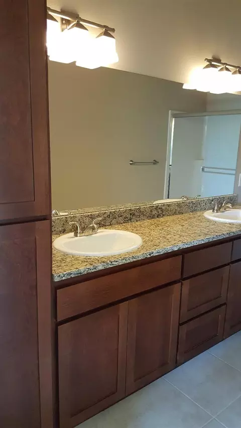 404 Live Oak Loop, Central Point, OR 97502 photo 11