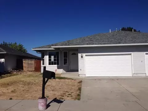 478 Minerva Ave, Eagle Point, OR 97524 photo 1