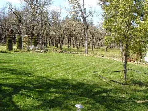 5815 Rhodes Ln, Eagle Point, OR 97524 photo 4