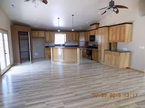 84 Daryl Ln, Eagle Point, OR 97524 photo 2
