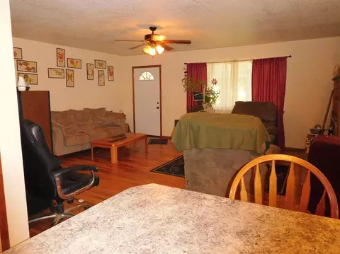 240 E River St, Cave Junction, OR 97523 photo 14