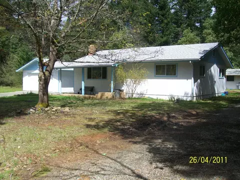240 E River St, Cave Junction, OR 97523 photo 1