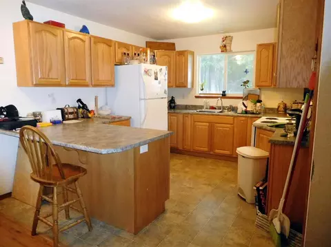 240 E River St, Cave Junction, OR 97523 photo 13