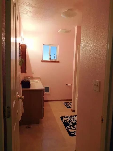 240 E River St, Cave Junction, OR 97523 photo 19