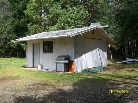 240 E River St, Cave Junction, OR 97523 photo 7