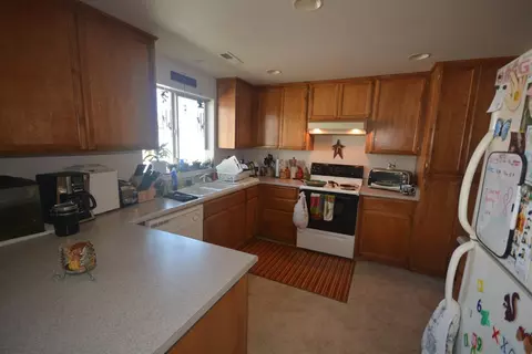 377 Bradley Way, Eagle Point, OR 97524 photo 2