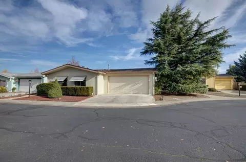 555 Freeman Rd #131, Central Point, OR 97502 photo 2