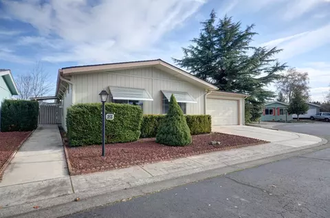 555 Freeman Rd #131, Central Point, OR 97502 photo 1