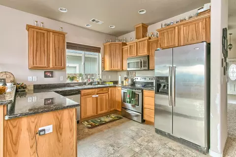 979 Win Way, Eagle Point, OR 97524 photo 9