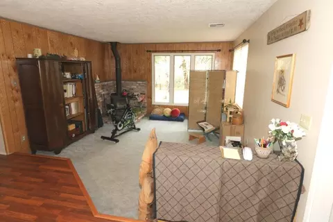 205 Marcy Loop, Grants Pass, OR 97527 photo 2