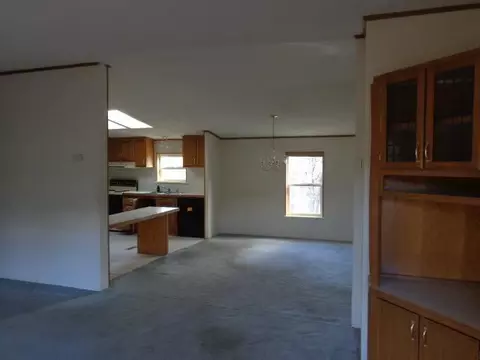 455 Hillandale Cir, Eagle Point, OR 97524 photo 4