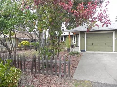 506 5th, Phoenix, OR 97535 photo 2