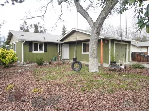 506 5th, Phoenix, OR 97535 photo 3