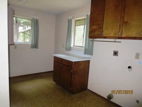154 Combs Dr, Merlin, OR 97532 photo 9