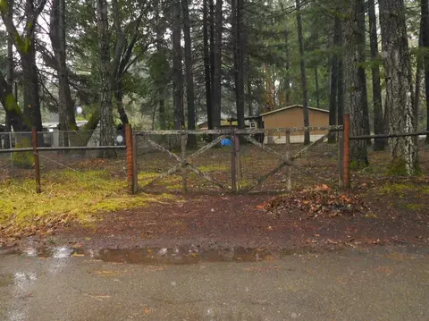 109 S Boundary Ave, Cave Junction, OR 97523 photo 6