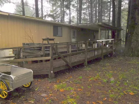 109 S Boundary Ave, Cave Junction, OR 97523 photo 3