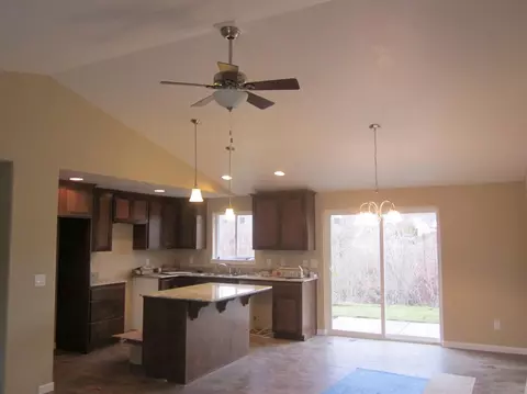 142 Dianne Way, Eagle Point, OR 97524 photo 5