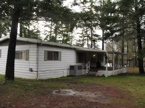 427 Williamson Loop, Grants Pass, OR 97526 photo 1
