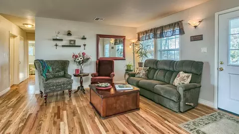 770 E Gregory Rd, Central Point, OR 97502 photo 5